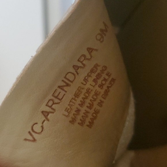 VINCE CAMUTO Snakeskin Print Leather  Booties Women's Size 9 with 1.5" Heel EUC - Picture 12 of 12